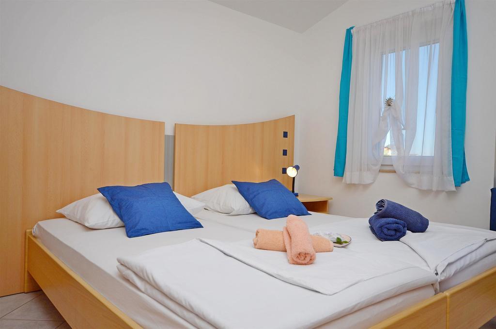 Apartments Mira Tribunj  Bagian luar foto