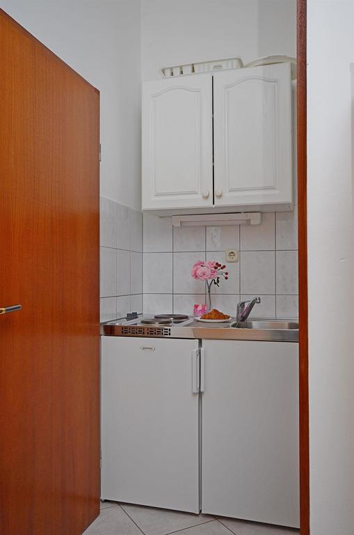Apartments Mira Tribunj  Bagian luar foto
