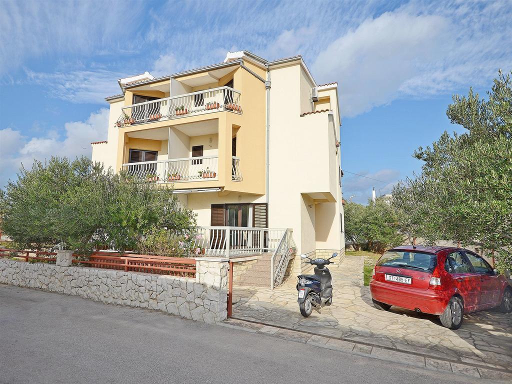Apartments Mira Tribunj  Bagian luar foto