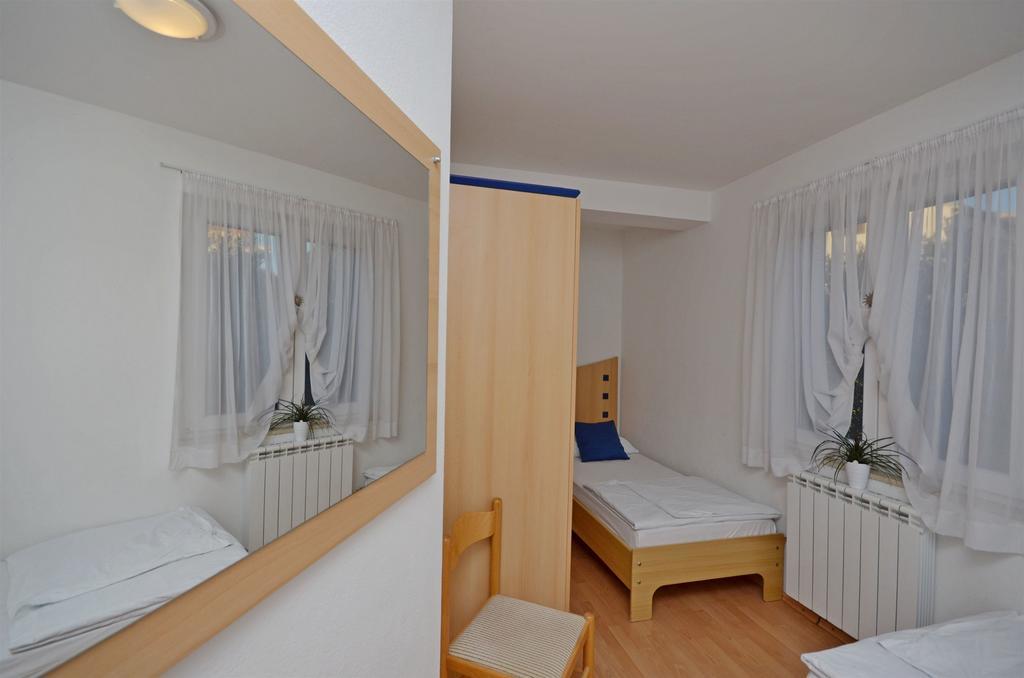 Apartments Mira Tribunj  Bagian luar foto
